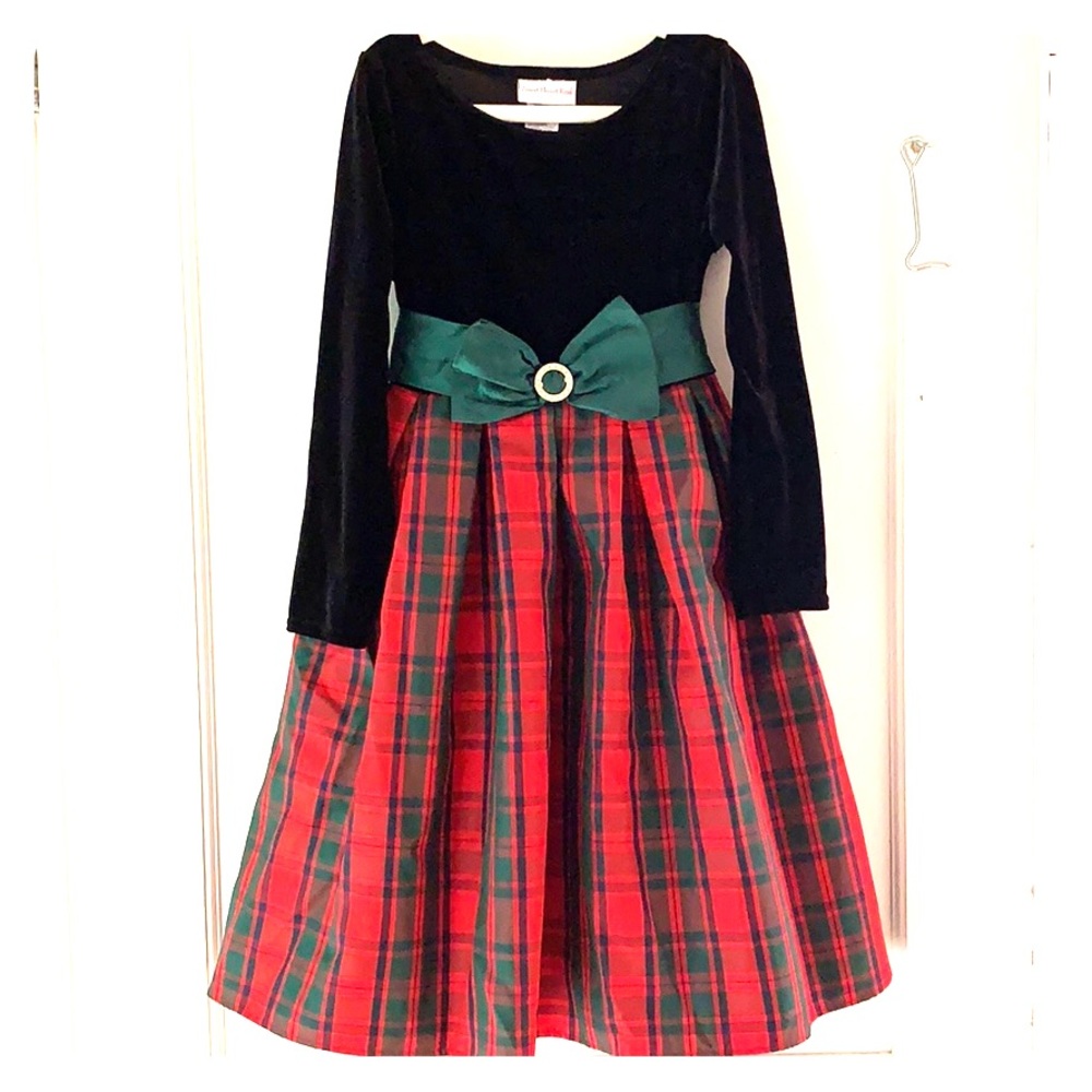 Girls size 6x holiday dress